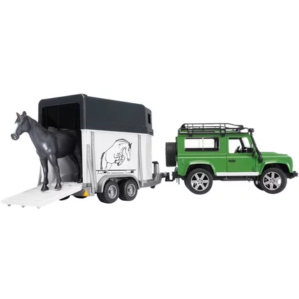 LAND-ROVER-AVEC-VAN-ET-UN-CHEVAL