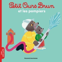 PETIT-OURS-BRUN-VISITE-LA-CASERNE-DES-POMPIERS