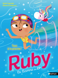 RUBY-LA-LICORNE-DES-CP-TOUS-A-LA-PISCINE